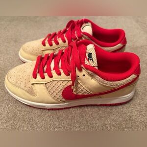 Nike Dunk - strawberries & cream